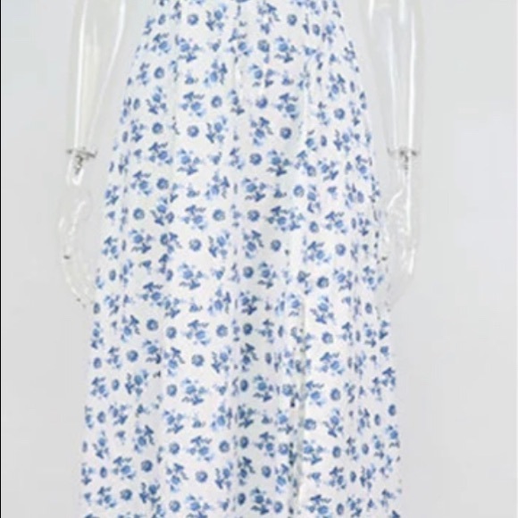 Summer dress size M.   White /blue flowers - Picture 3 of 4
